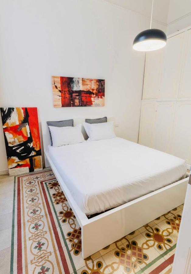 Daniel'S Apartment Бари Экстерьер фото