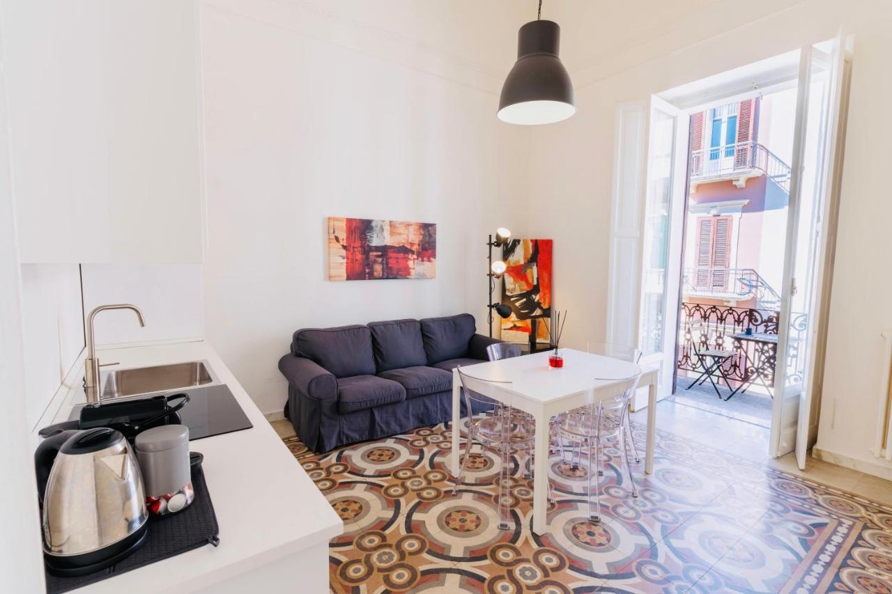 Daniel'S Apartment Бари Экстерьер фото